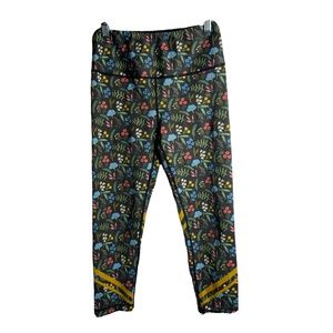 Kali Mid Rise Green Floral Capri Leggings Made in USA Size S Athletic